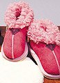 Sheepskin Slipper Kids  from �19.00 to �26.00 including VAT or US$29.14 to $39.87 excluding VAT 